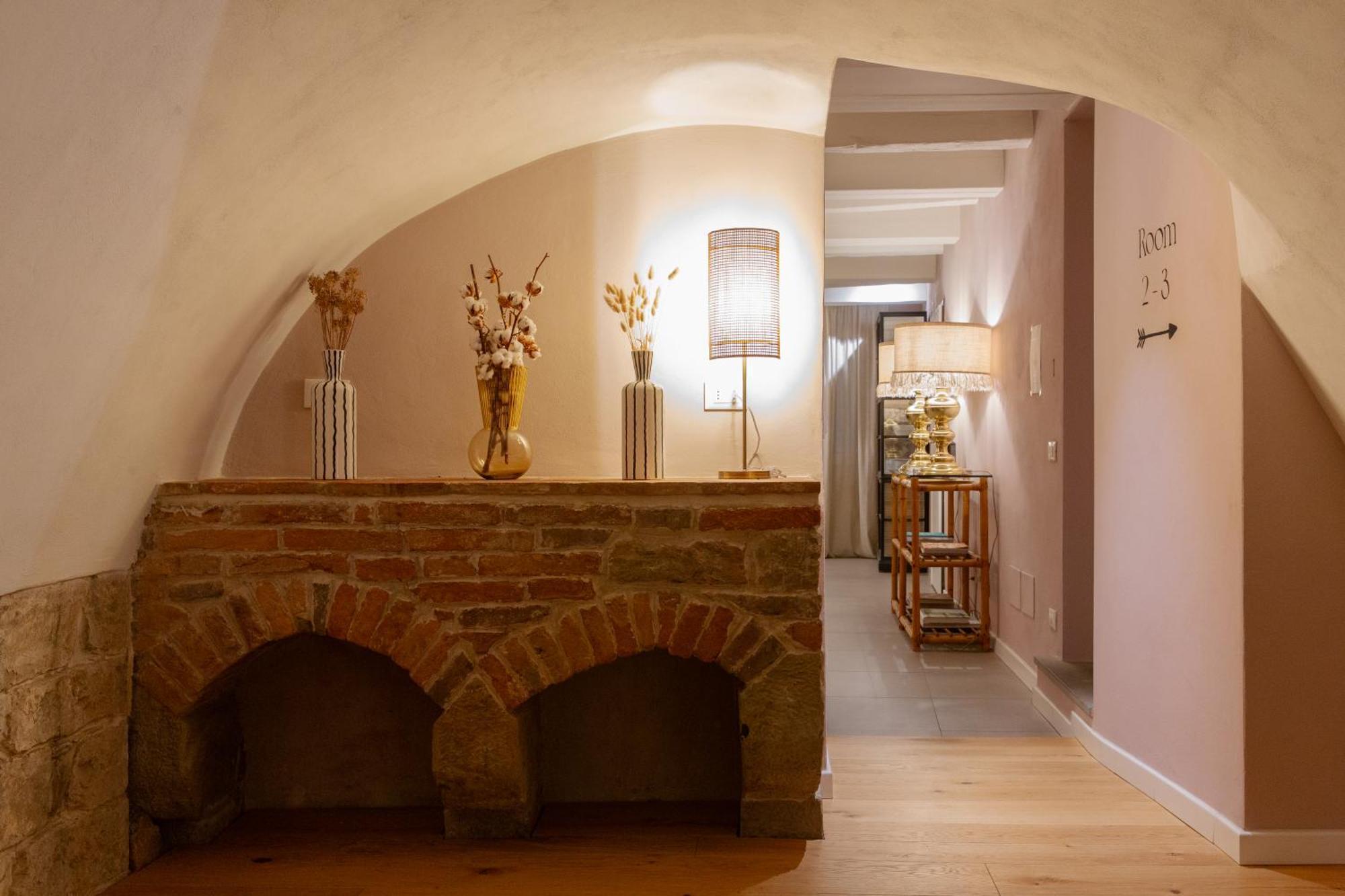 Lunaria Suites - Fyodor Dostoyevsky'S House Флоренция Экстерьер фото